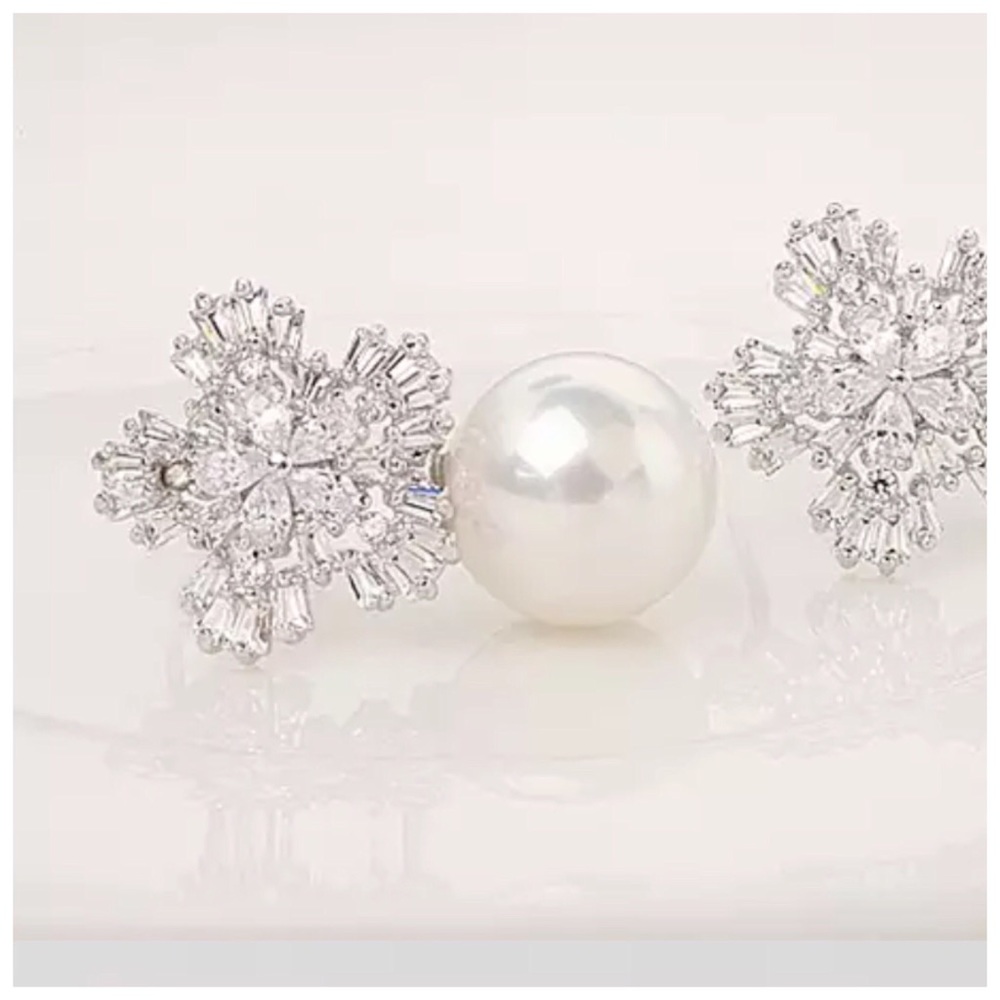 🎁 Swarovski Crystals The Gigi Pearl Earrings - Picture 5 of 5